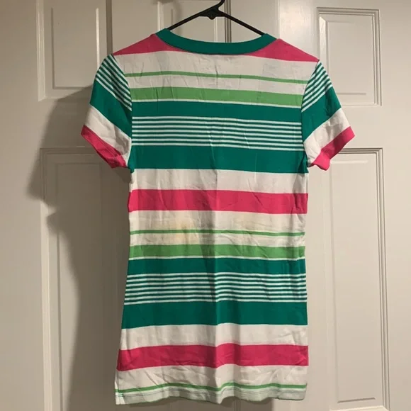 Women’s Old Navy V-Cut Tee - Picture 2 of 2